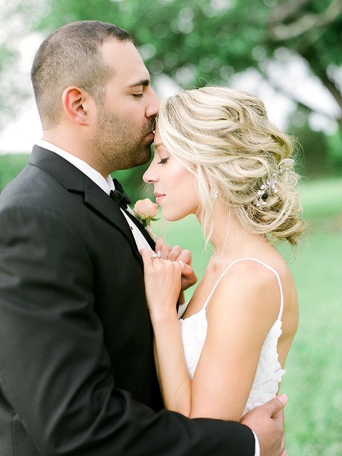 Nashville Wedding Photographer | Allenbrooke Farms sweet and romantic wedding with blush, blue and soft purple details